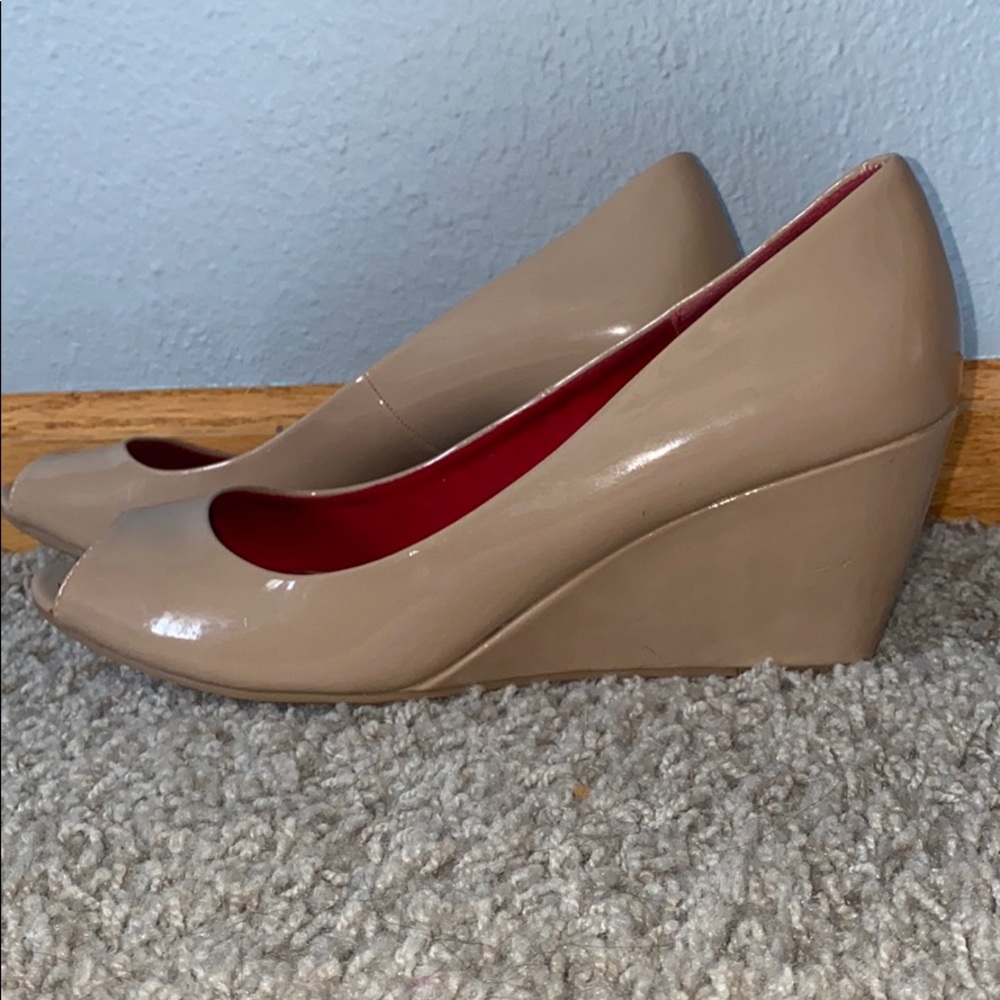 Nude Wedges
